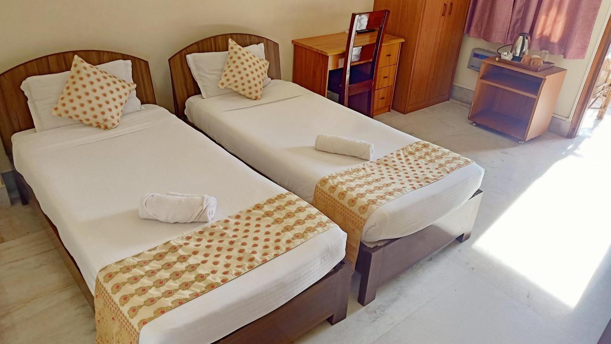 River Breeze Home A Comfort Stay Guwahati Esterno foto