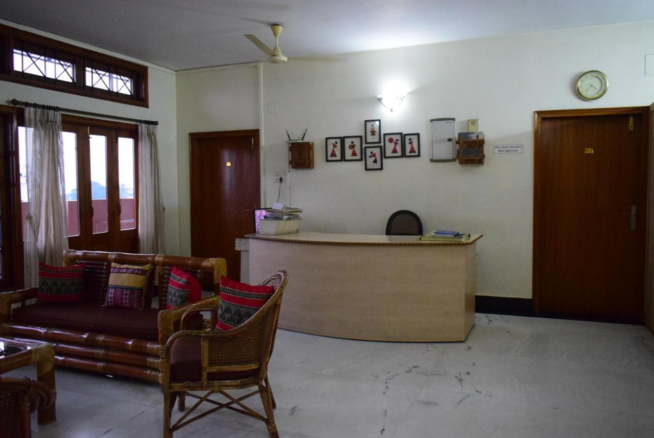 River Breeze Home A Comfort Stay Guwahati Esterno foto
