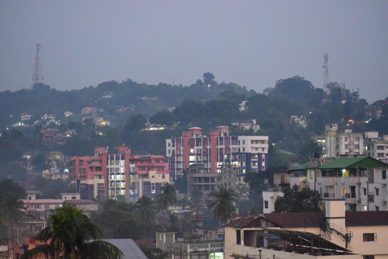 River Breeze Home A Comfort Stay Guwahati Esterno foto