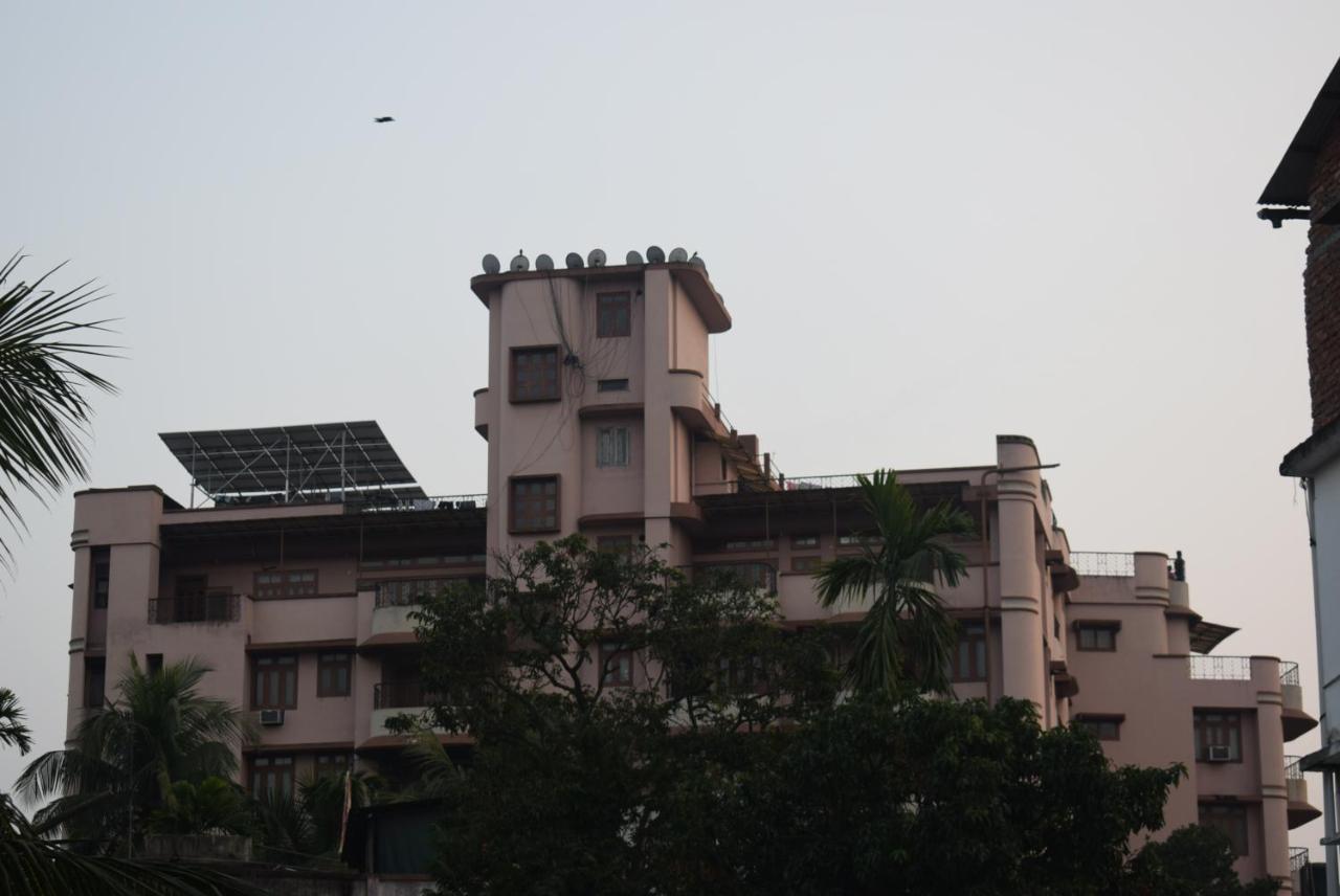 River Breeze Home A Comfort Stay Guwahati Esterno foto
